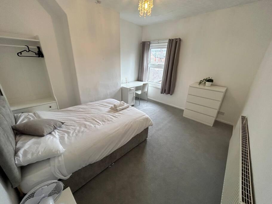 Perfect Home From Home In Stoke On Trent Etruria Exterior foto